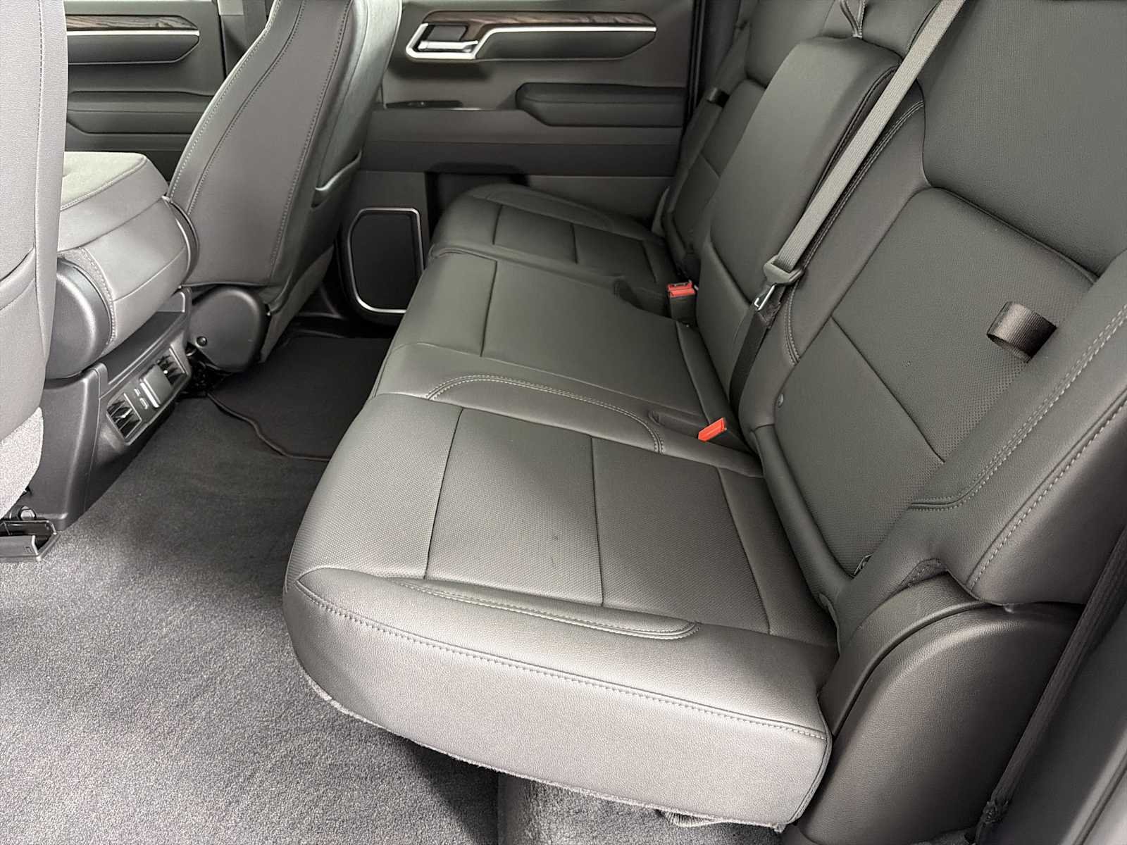 2026 GMC Sierra 1500 SLT - Photo 18