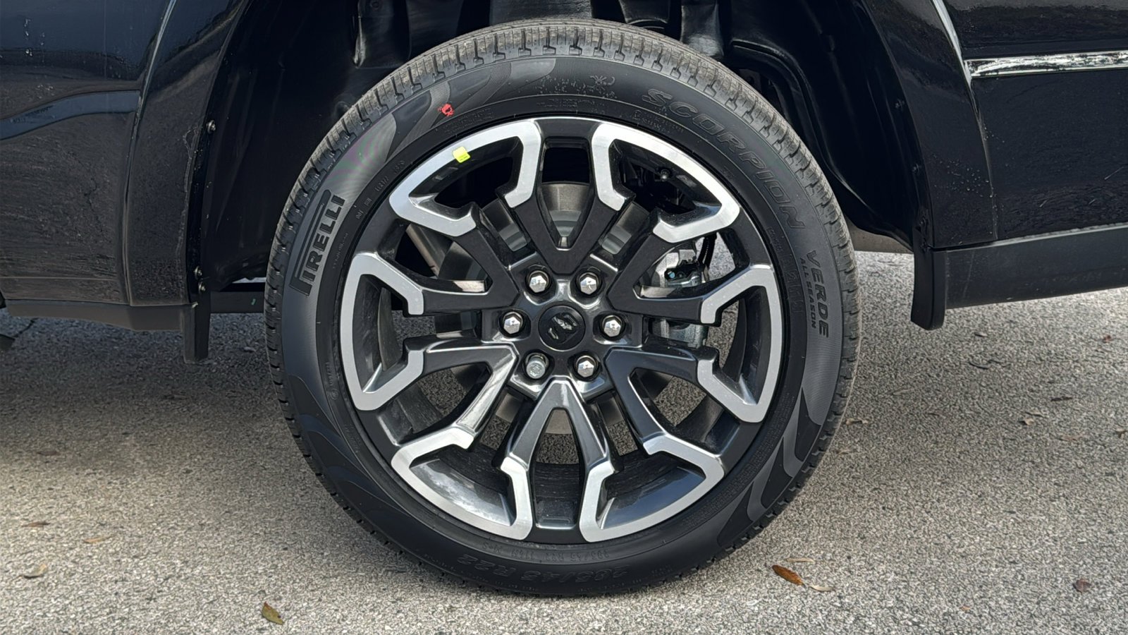 New 2026 Diamond Black Crystal Pearl-Coat Exterior Paint RAM Longhorn image 25