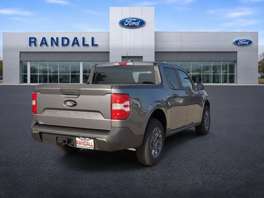 New 2026 Carbonized Gray Metallic Ford XLT image 5