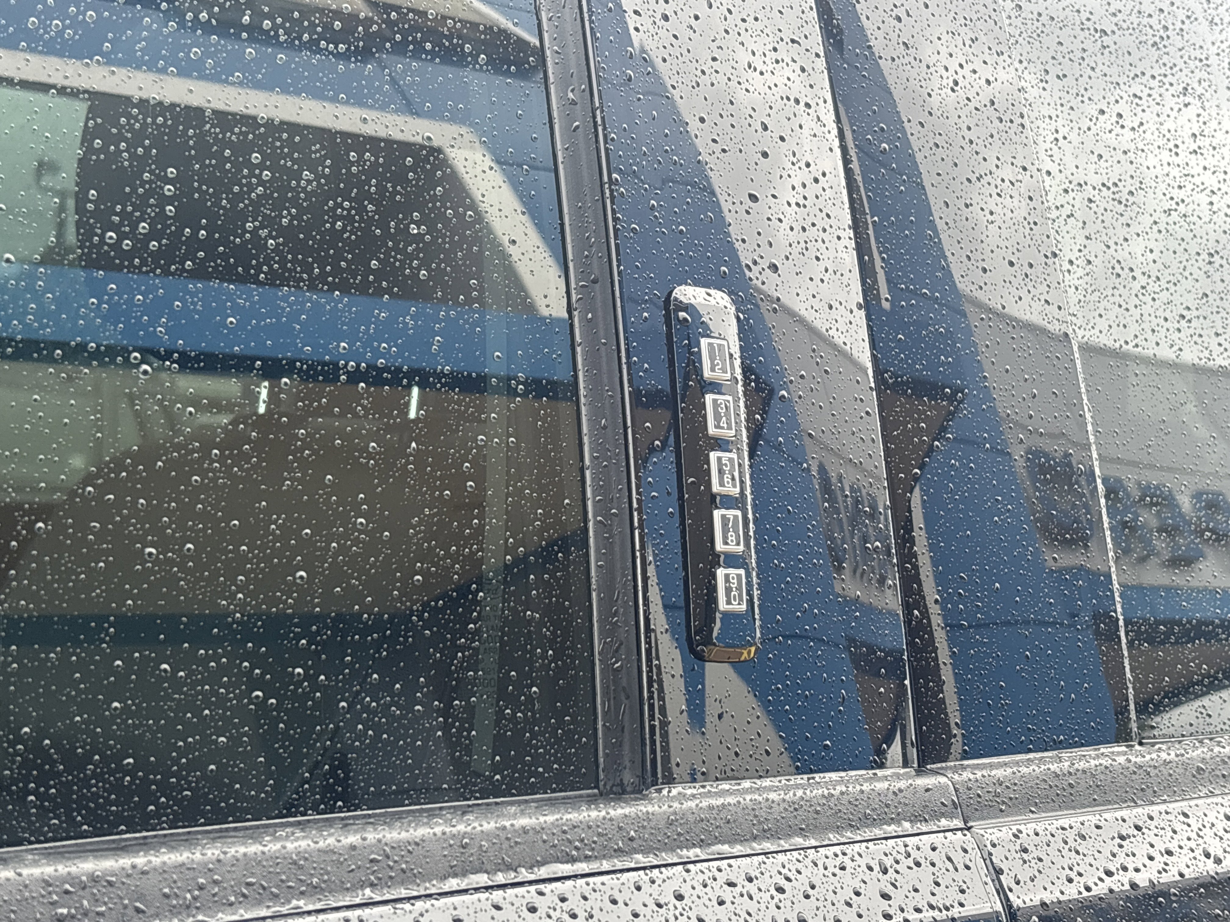 Used 2023  Ford XL image 18