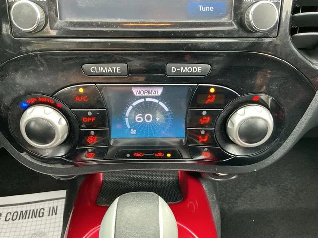 Used 2015 Red Nissan SL image 17