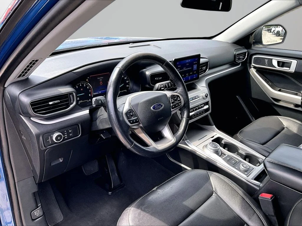 Used 2020 Blue Ford XLT image 15