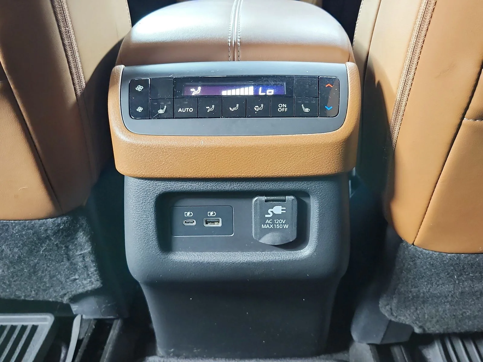 Used 2023  Nissan Platinum image 39