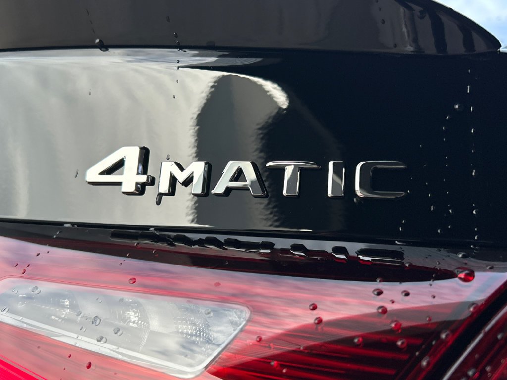 New 2027 Black Mercedes-Benz GLC 300 image 31