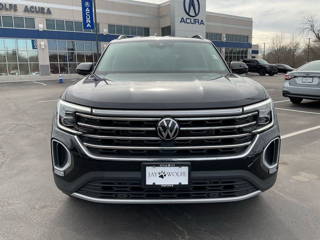 Used 2025 Volkswagen Atlas SE w/Tech with VIN 1V2HR2CA8SC507611 for sale in Kansas City