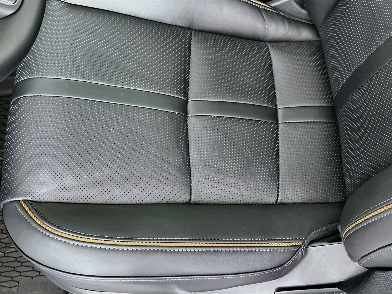 New 2026 Wind Chill Pearl Mazda Premium AWD image 20