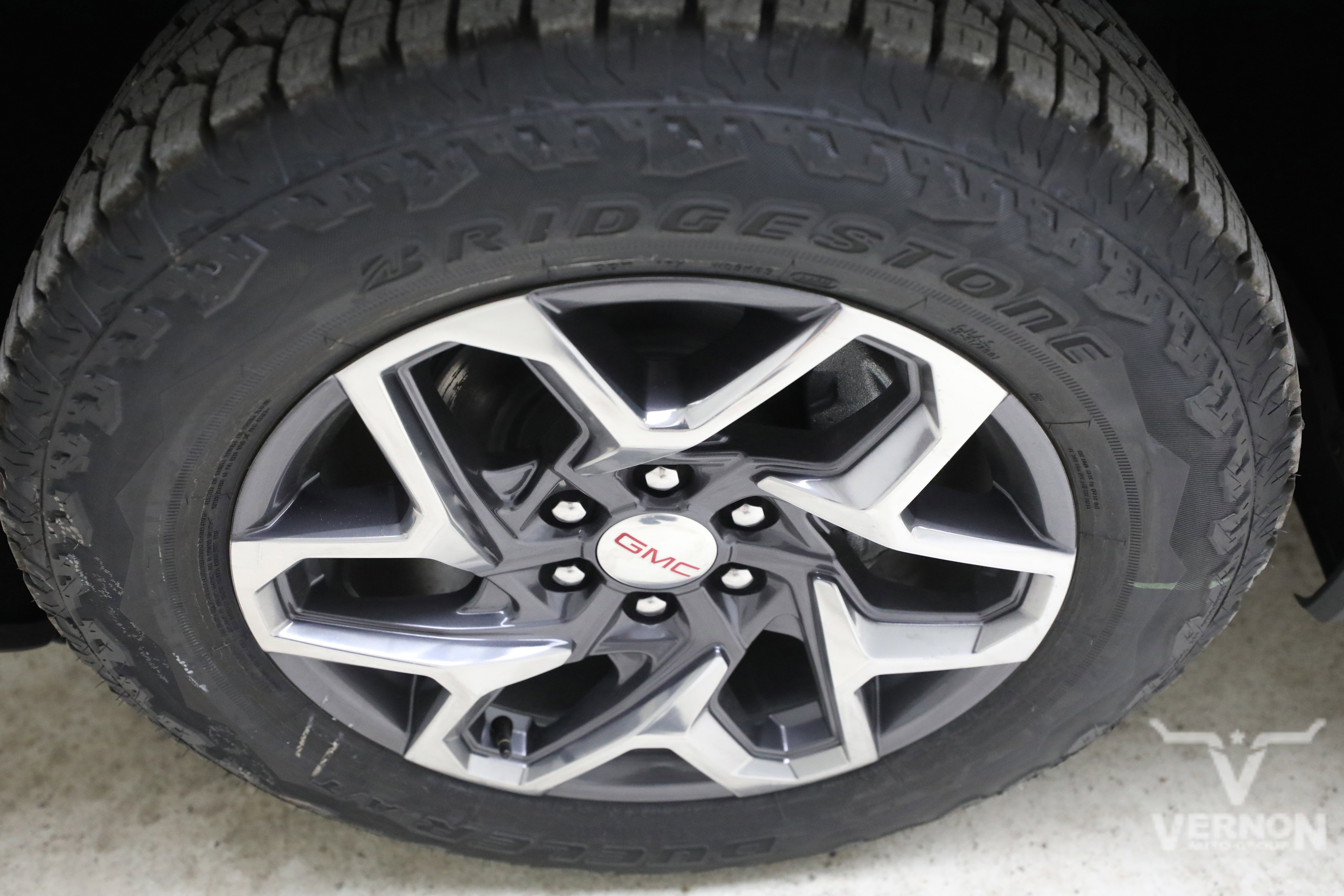 New 2026 Glacier White Tricoat GMC N image 28