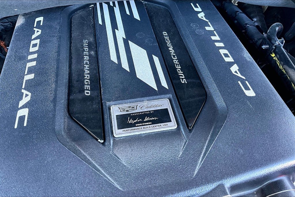 Used 2025 Green Cadillac V-Series image 35
