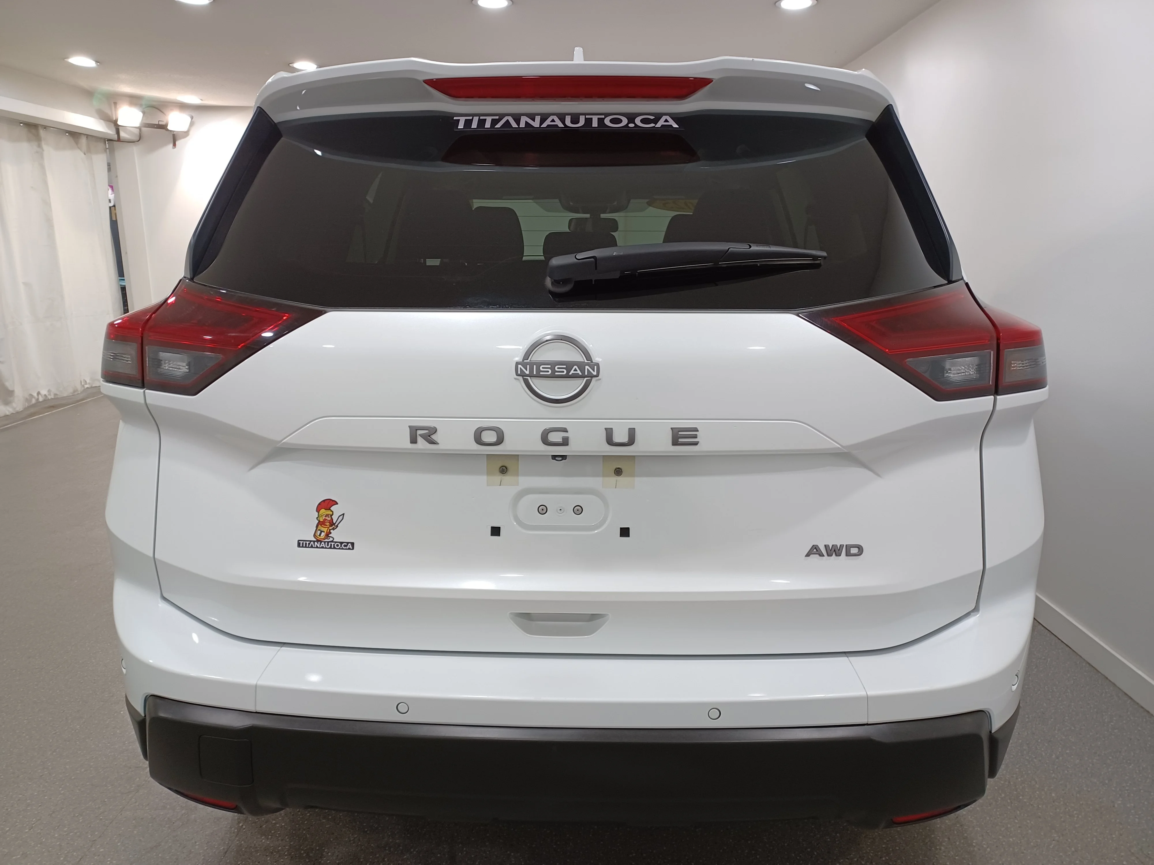 Certified Used 2025 Everest White Tricoat Pearl Nissan SV*Adaptive Cruise | Remote Start | Htd Seats | Pano Roof | Htd Wheel | Blind Spot Detection image 26
