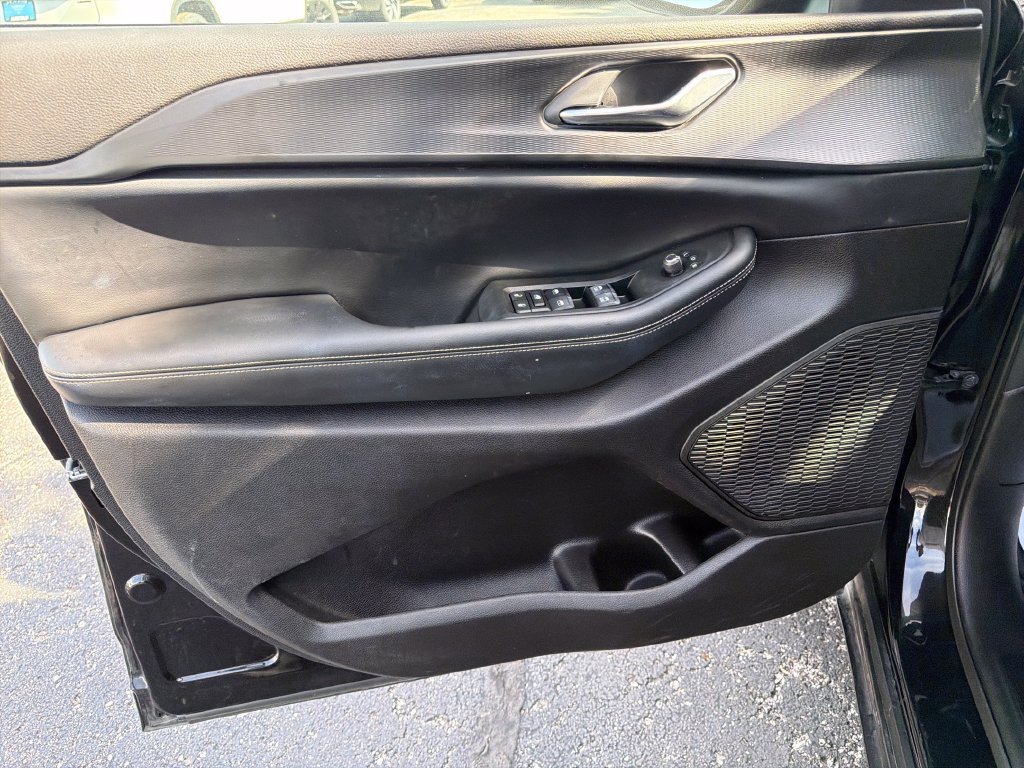 Used 2024 Black Jeep Laredo X image 11