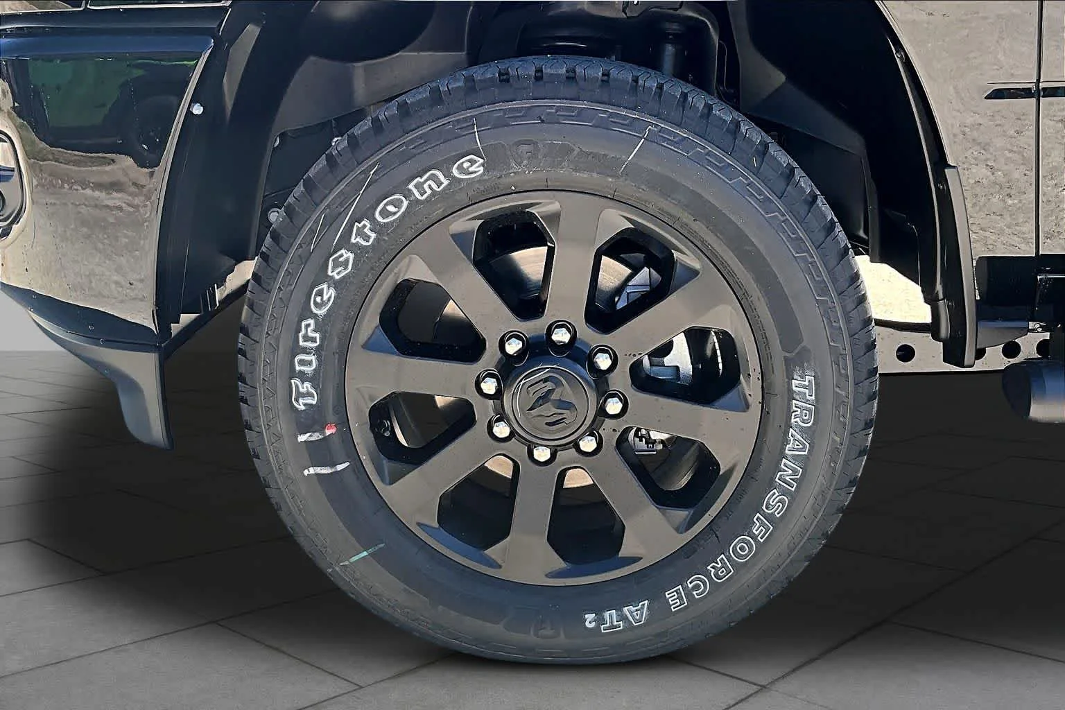 New 2026 Diamond Black Crystal Pearl-Coat Exterior Paint RAM Black Express image 12