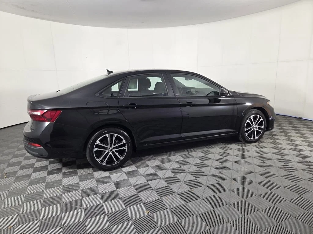 Used 2025 Black Volkswagen Sport image 5