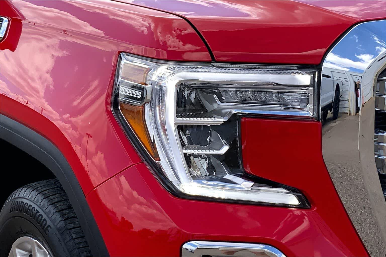 Certified Used 2021 Cardinal Red GMC SLT image 28