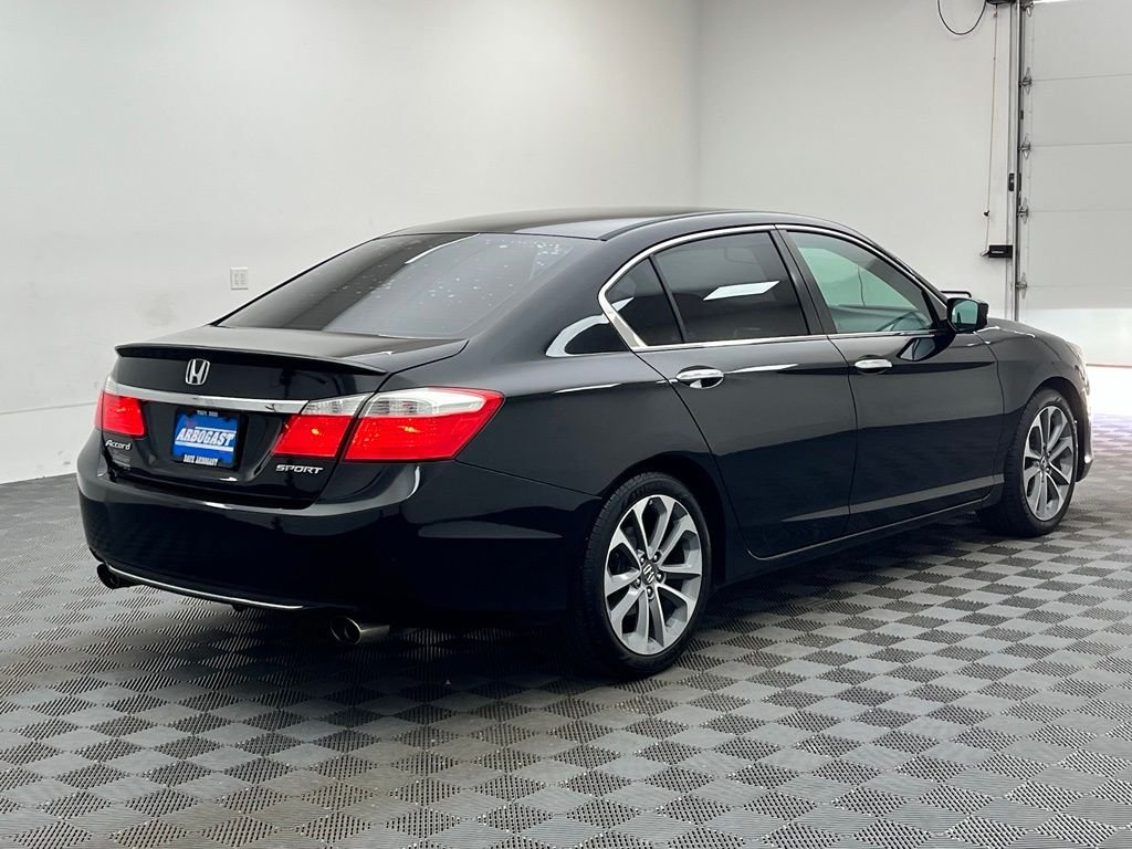 Used 2015 Alabaster Silver Metallic Honda Sport image 8