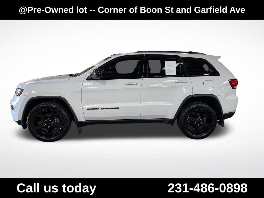 Used 2020 White Jeep Laredo image 2