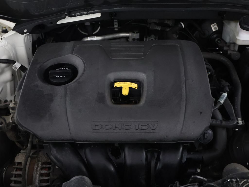 Used 2022 White Kia S image 19