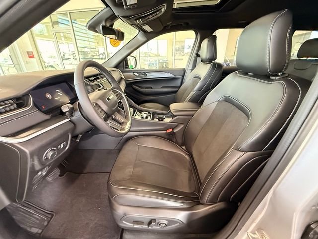 2025 Jeep Grand Cherokee Altitude - Photo 13