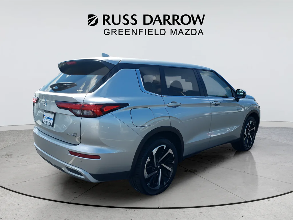 Used 2024  Mitsubishi SE image 5