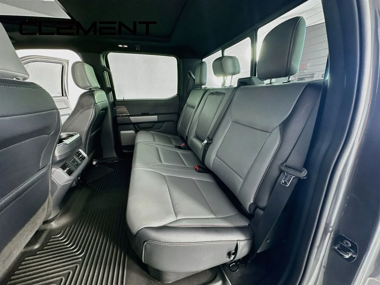 Used 2025 Gray Ford Lariat image 33