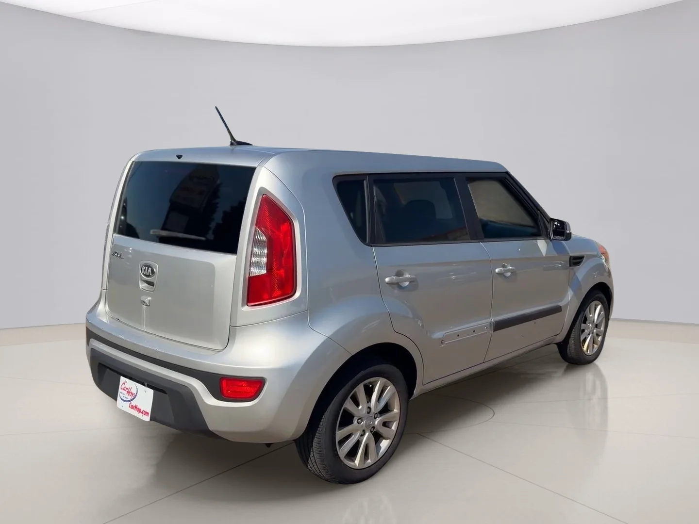 Used 2013 Silver Kia ! WAGON image 5