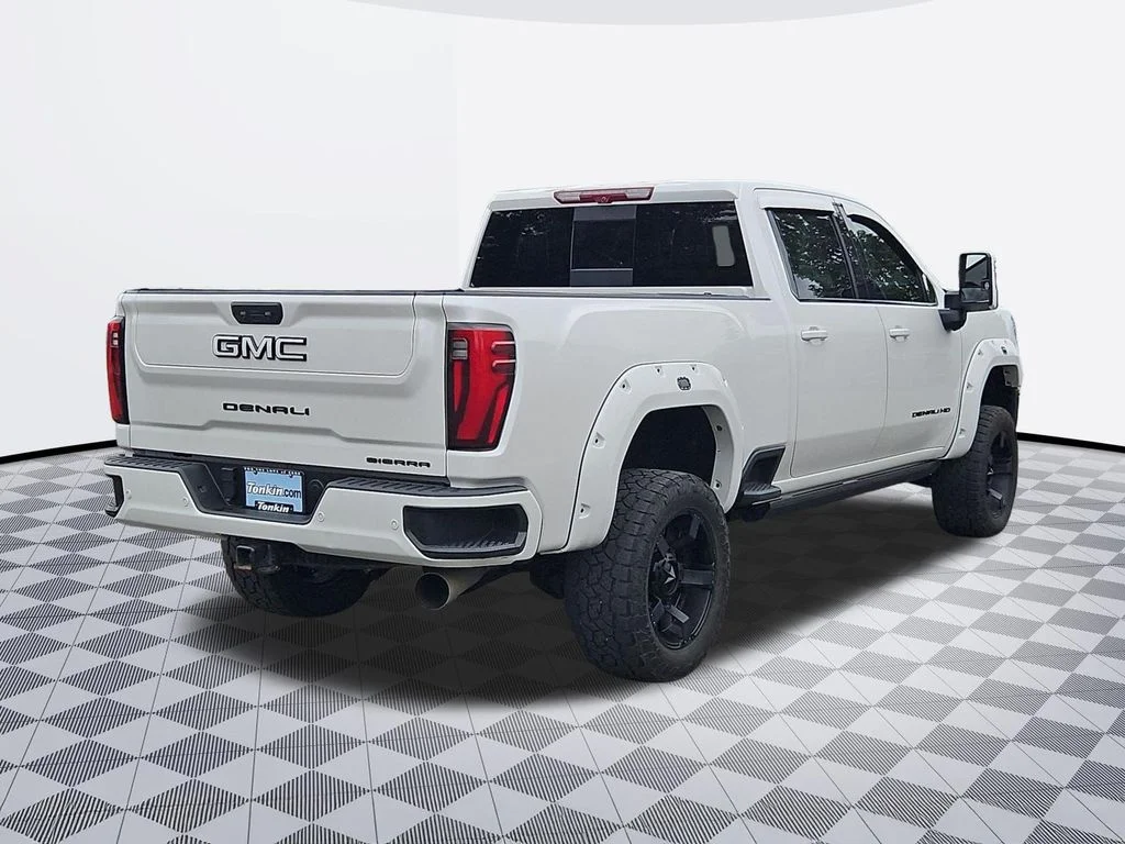 Used 2024 White Frost GMC Denali Ultimate image 6