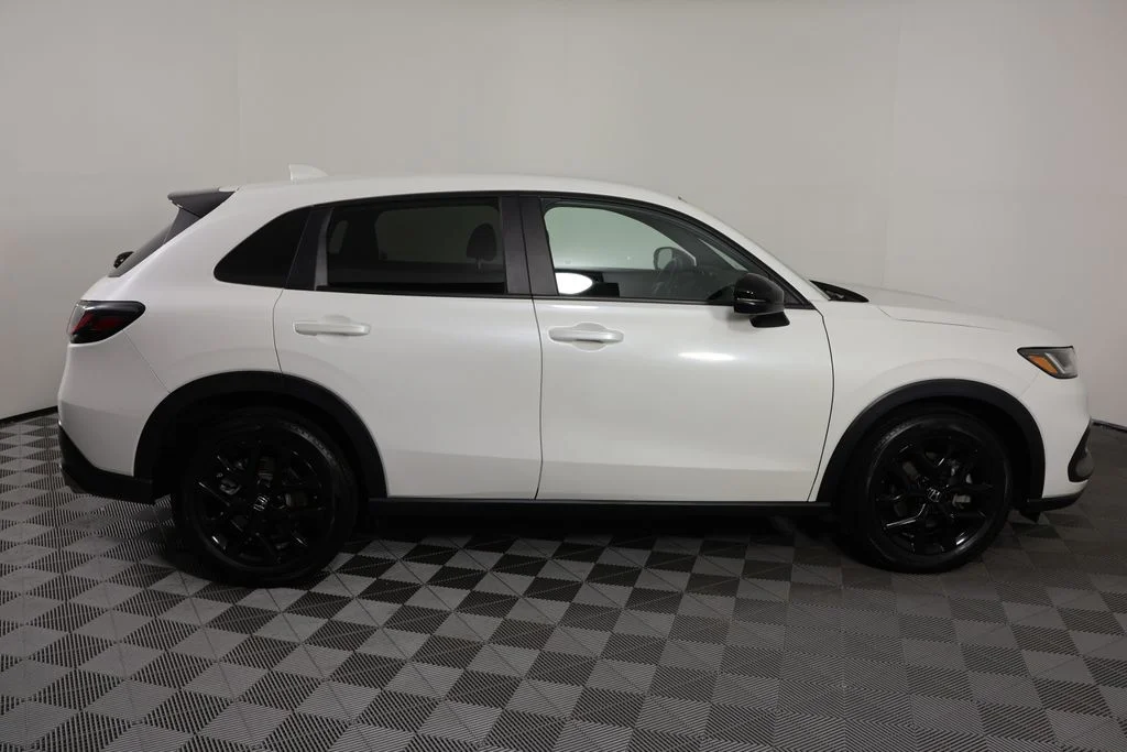 Used 2025 Platinum White Pearl Honda Sport image 9