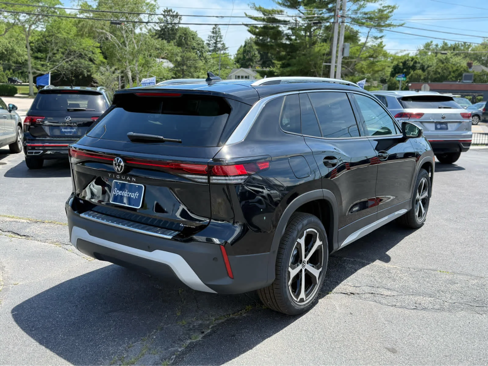 New 2026 Deep Black Pearl Volkswagen SE image 7