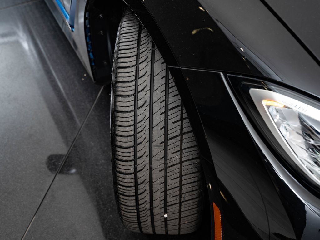 Used 2023 Jet Black BMW eDrive35 image 52