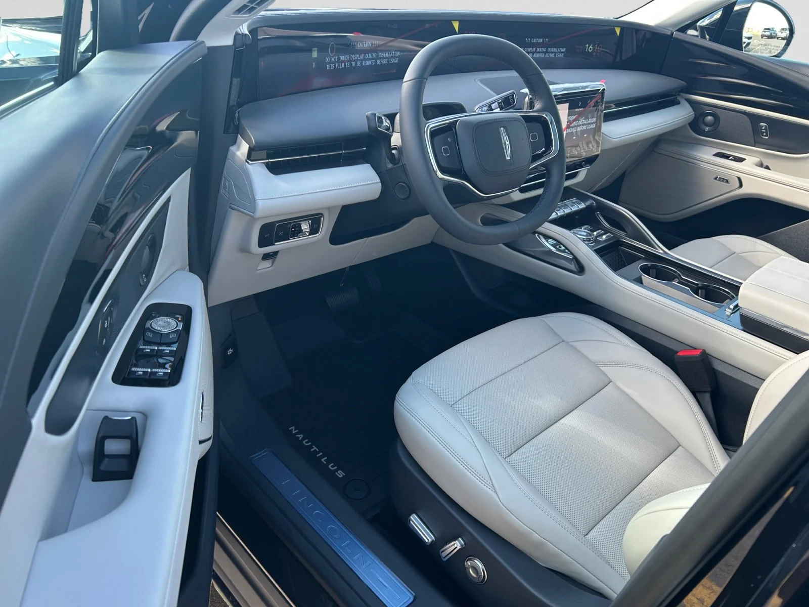 New 2026 Infinite Black Metallic Clearcoat Lincoln Premiere image 13