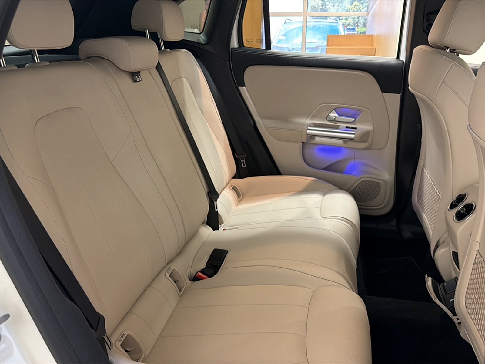 Certified Used 2025 Polar White Mercedes-Benz 4MATIC® image 14