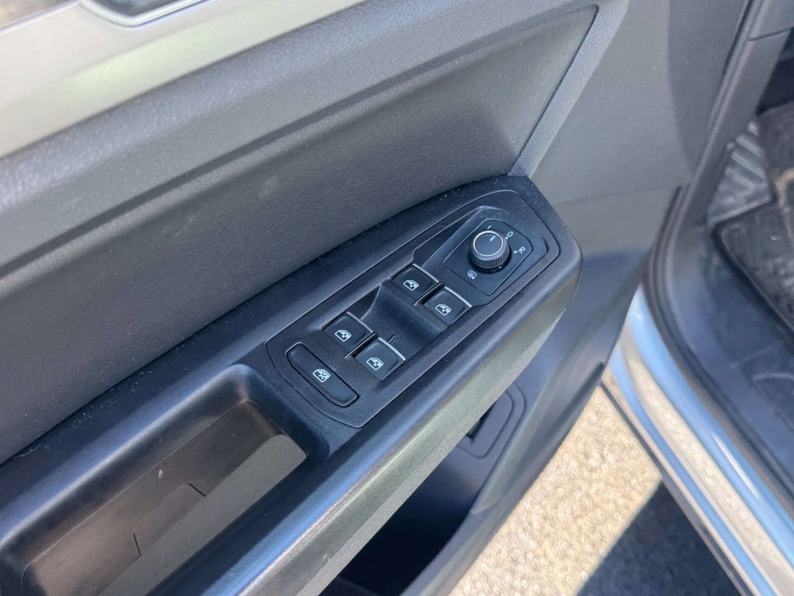 Used 2019  Volkswagen 3.6L V6 SE image 12