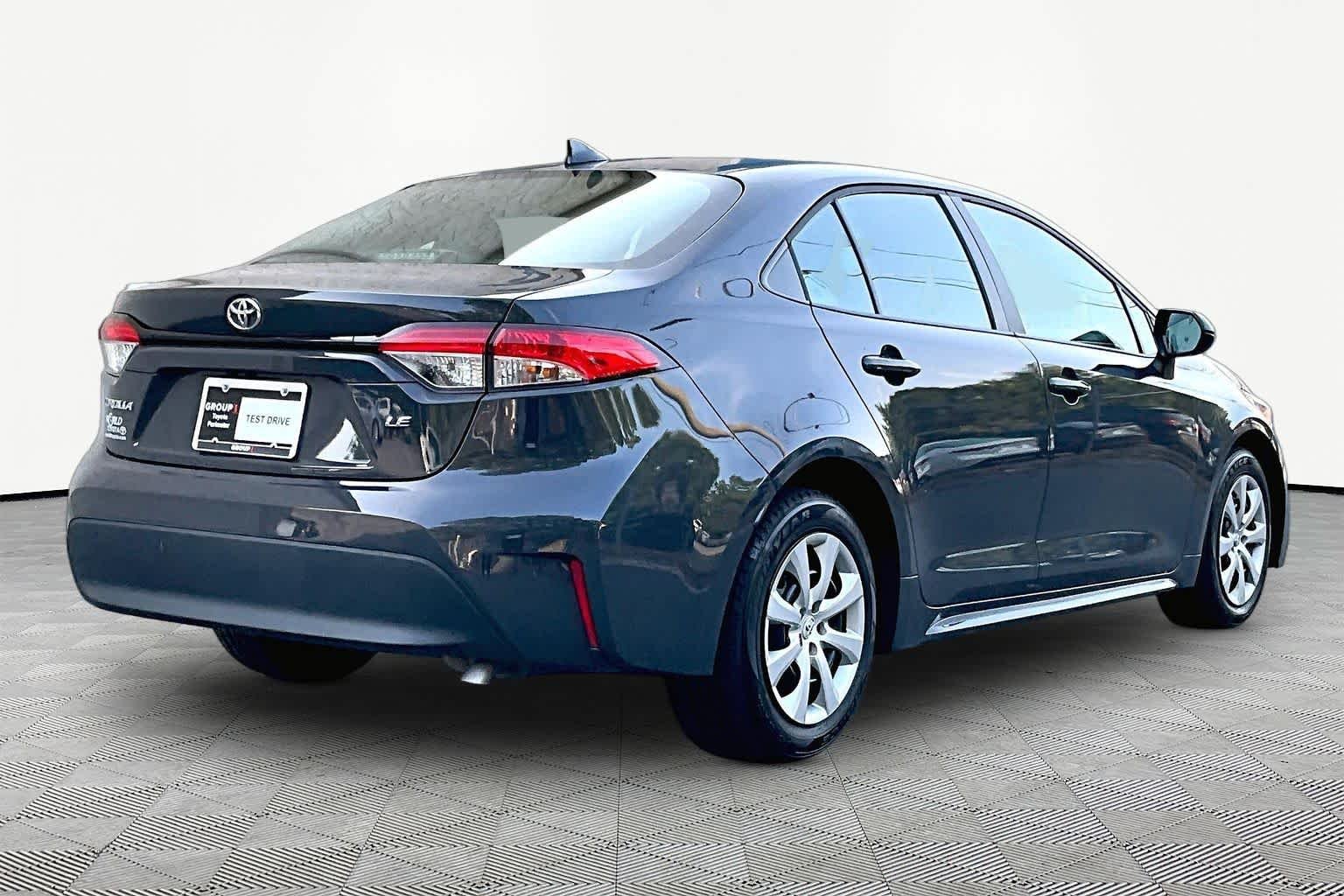 Used 2025 Underground Toyota LE image 13