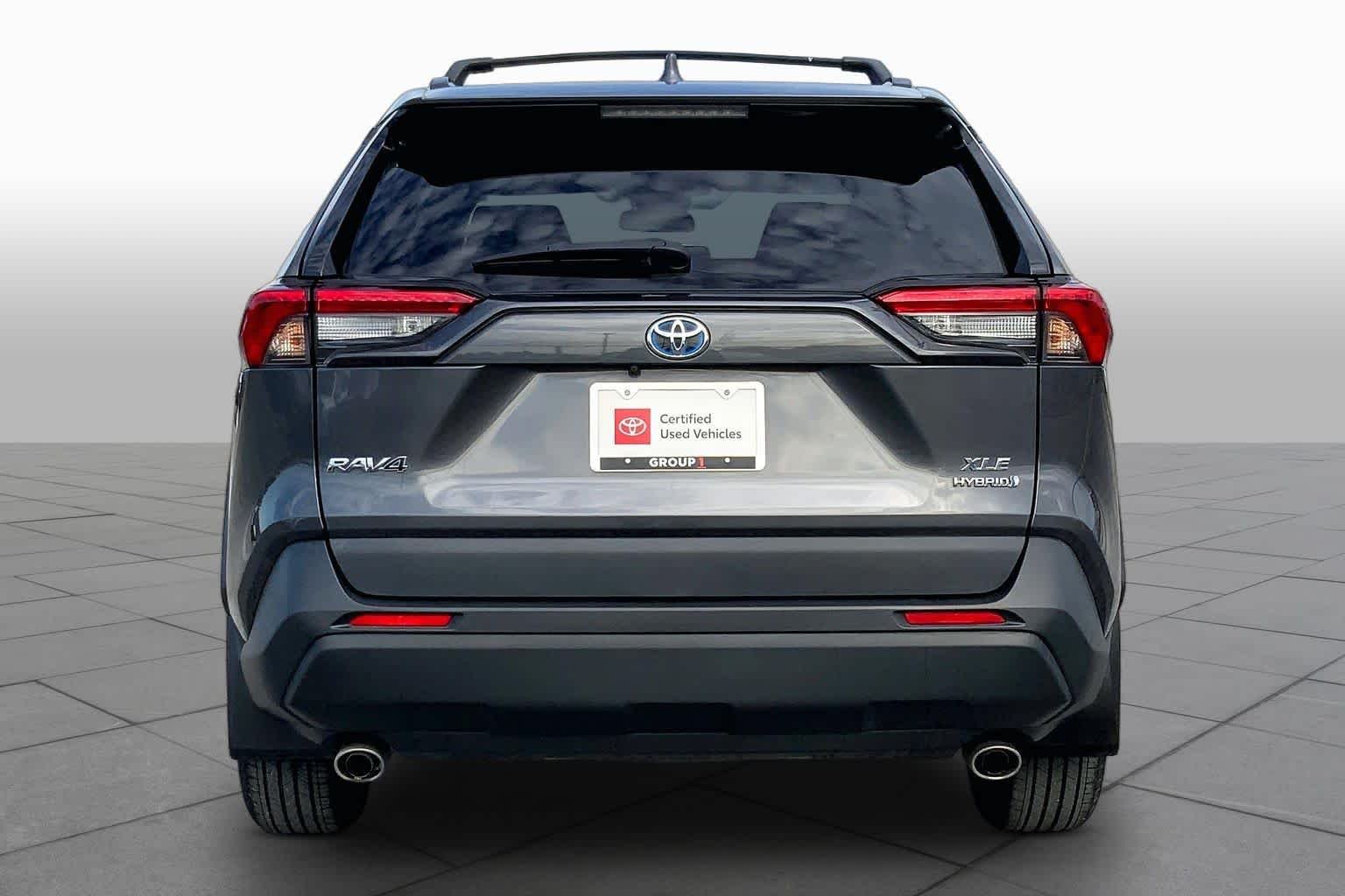 Used 2024 Magnetic Gray Metallic Toyota Hybrid XLE Premium image 5