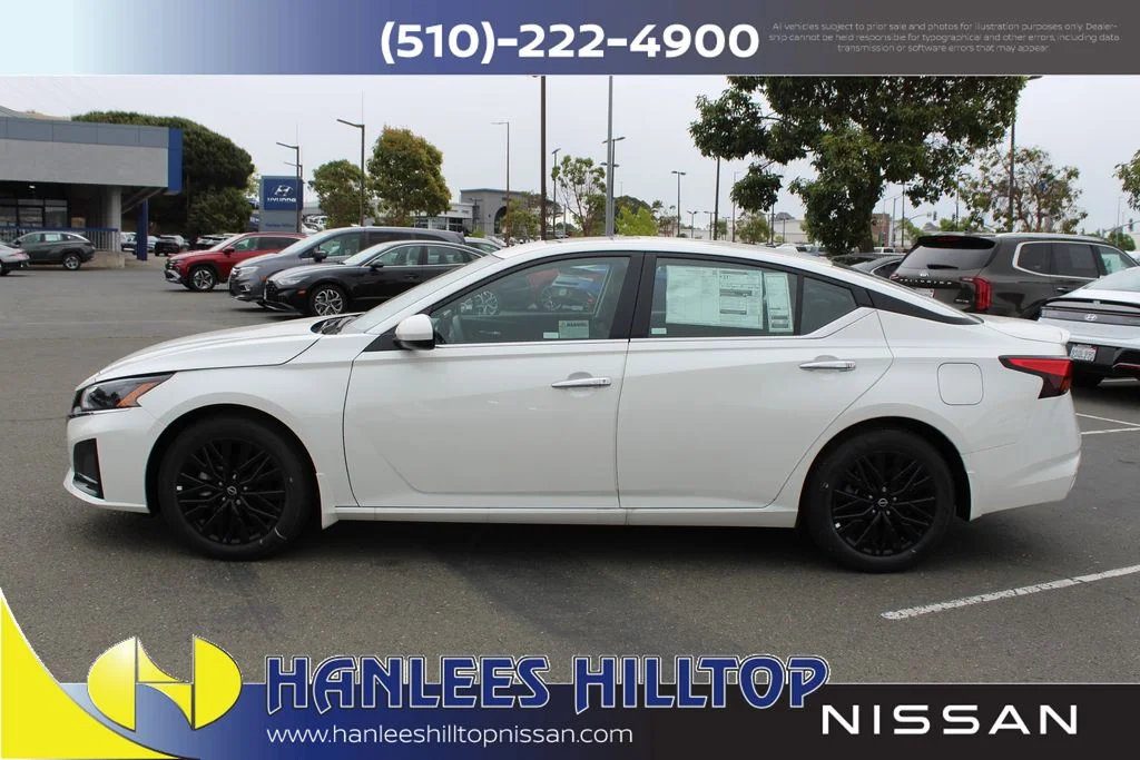 New 2025 White Nissan 2.5 SV image 2