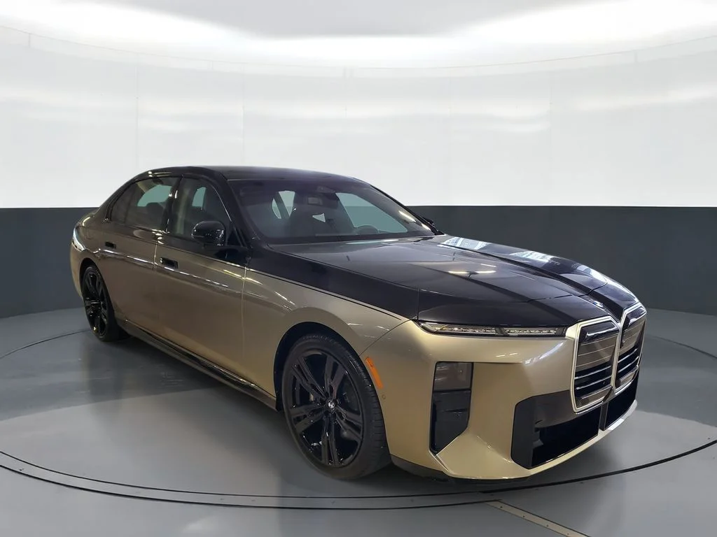 New 2027 BMW Individual Two-Tone Oxide Grey Metallic with Black Sapphire Metallic BMW  image 2
