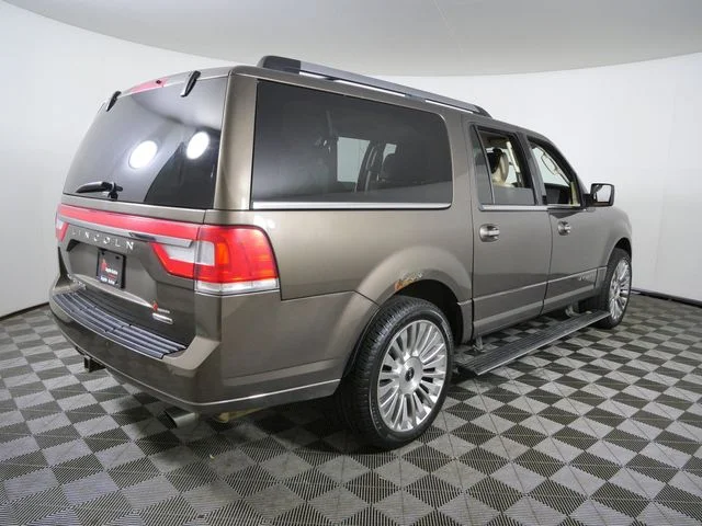 Used 2015 Brown Lincoln Base image 9