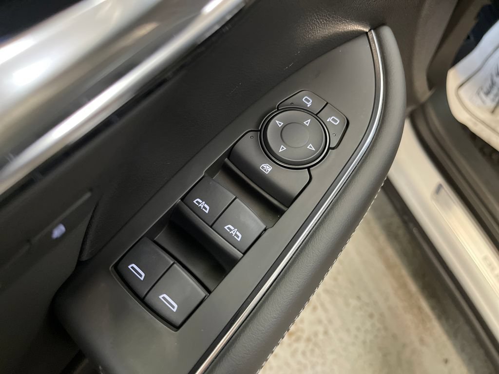 Used 2026 Summit White Buick Preferred image 16