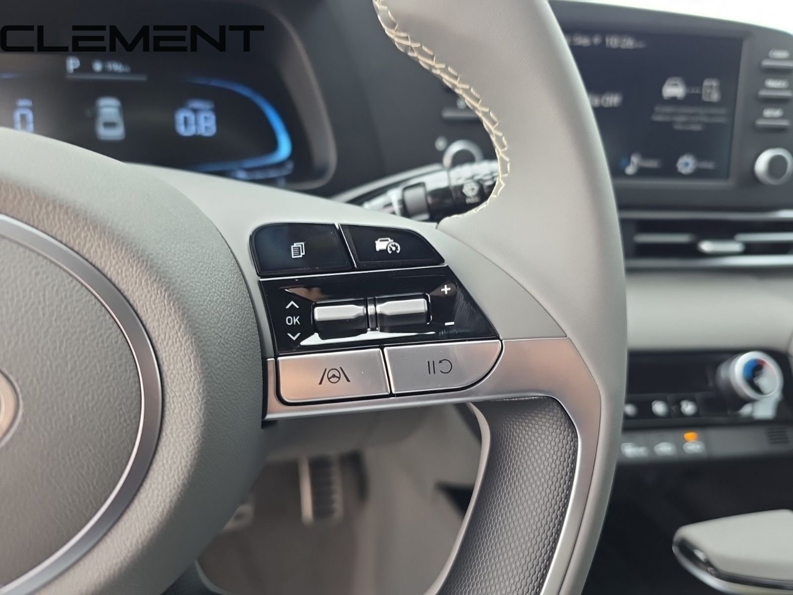 2025 Hyundai Elantra SEL - Photo 17