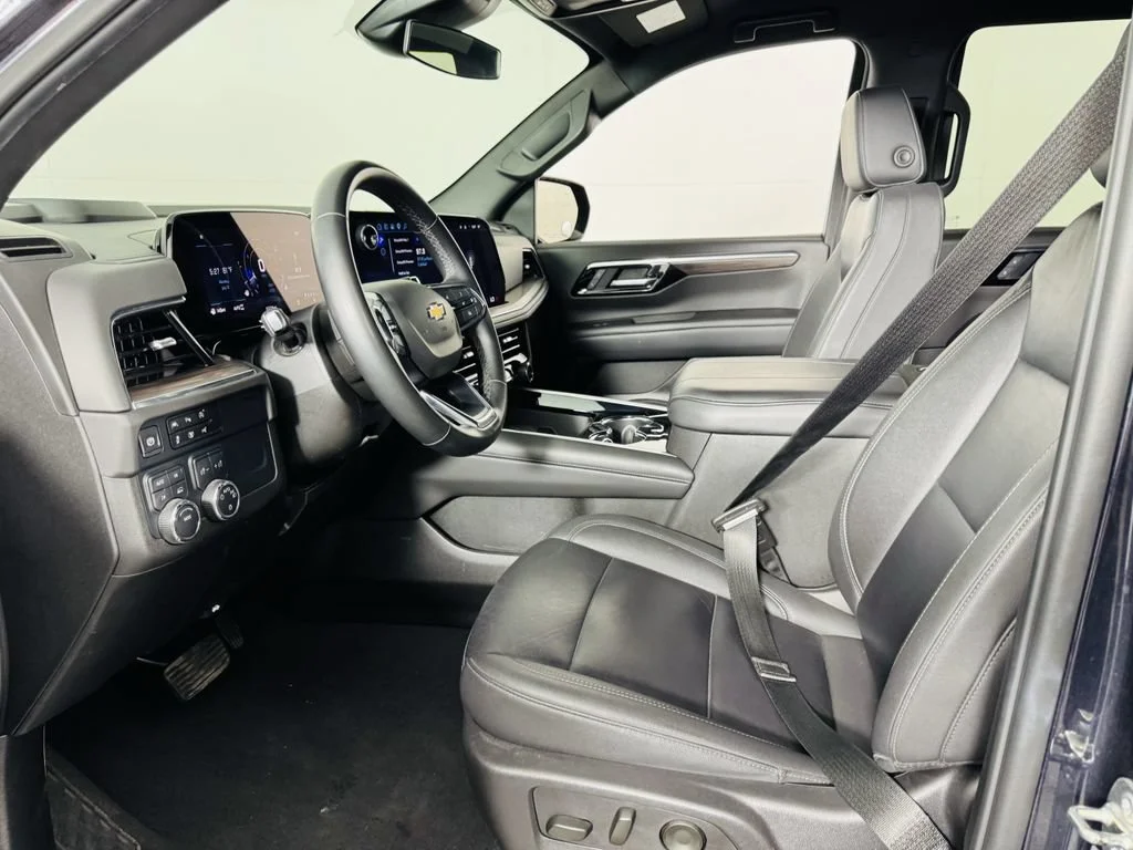 Used 2025 Dark Ash Metallic Chevrolet LT image 5