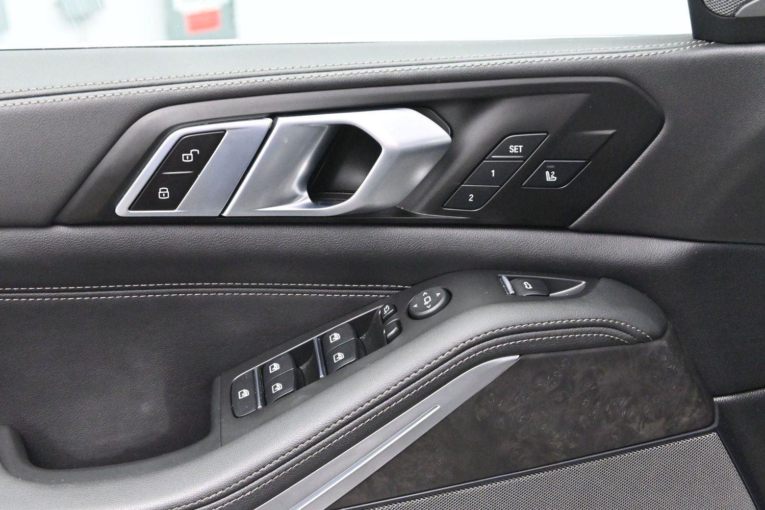 Used 2024 Carbon Black Metallic BMW xDrive40i image 13