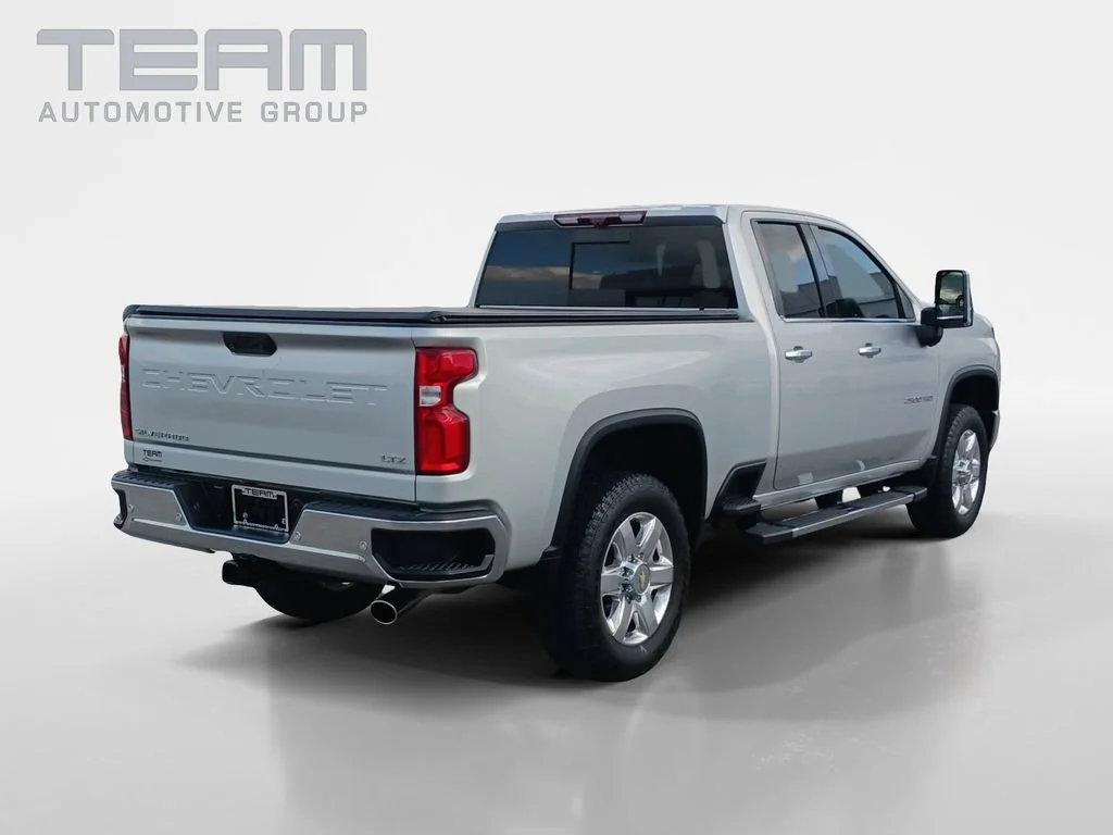 Used 2022 Silver Ice Metallic Chevrolet LTZ image 7