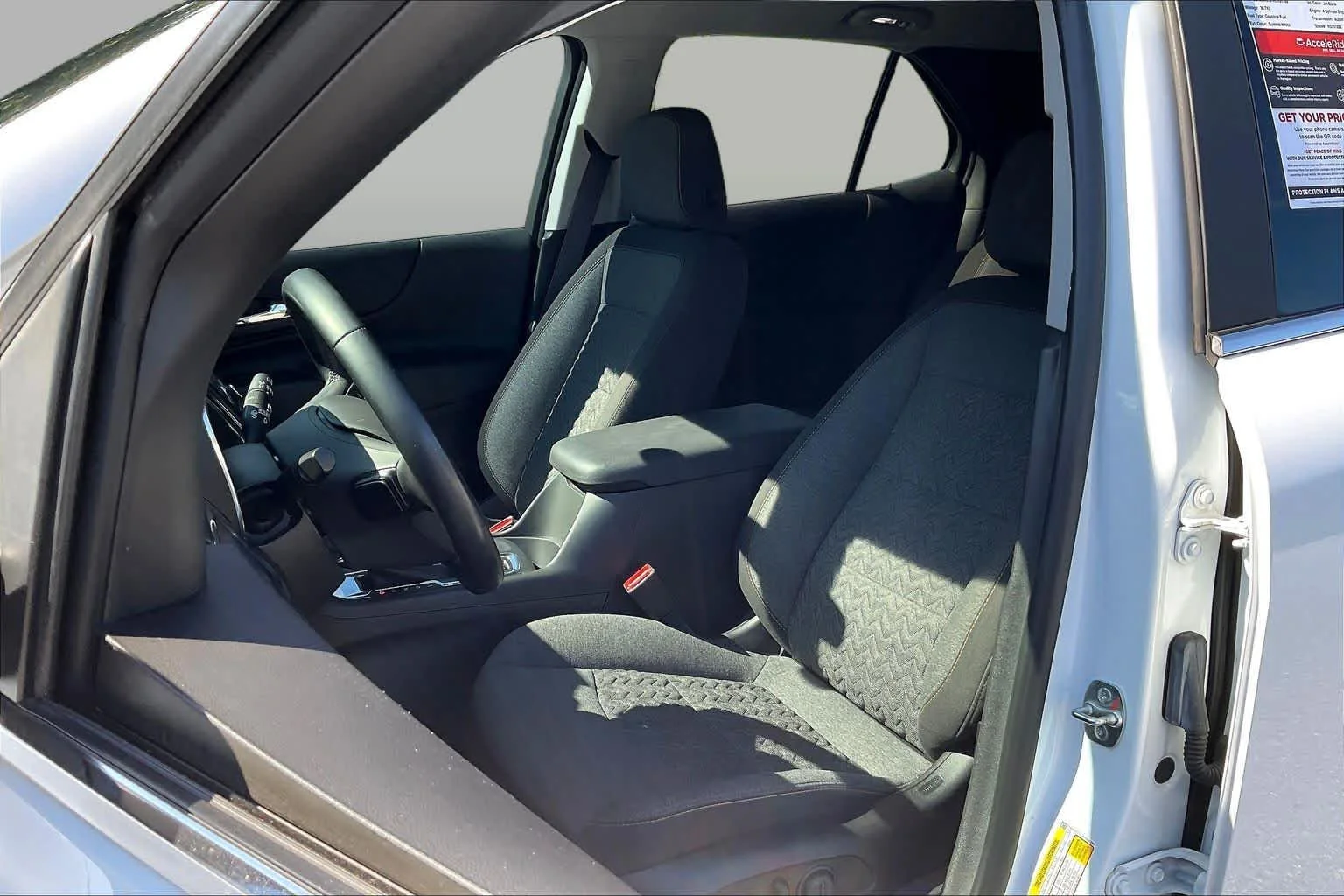Used 2024 Summit White Chevrolet LT image 15