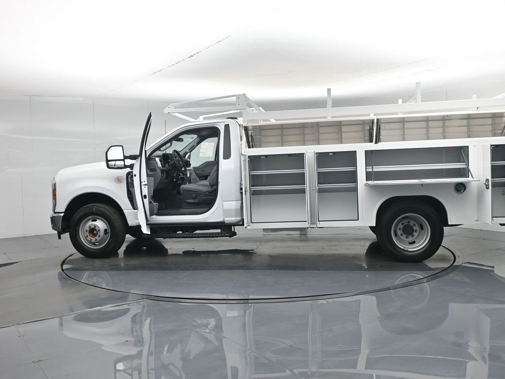 New 2025 Oxford White Ford XL image 40