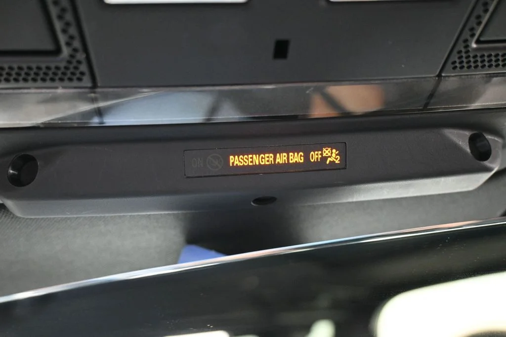 Used 2025 White Land Rover S image 41