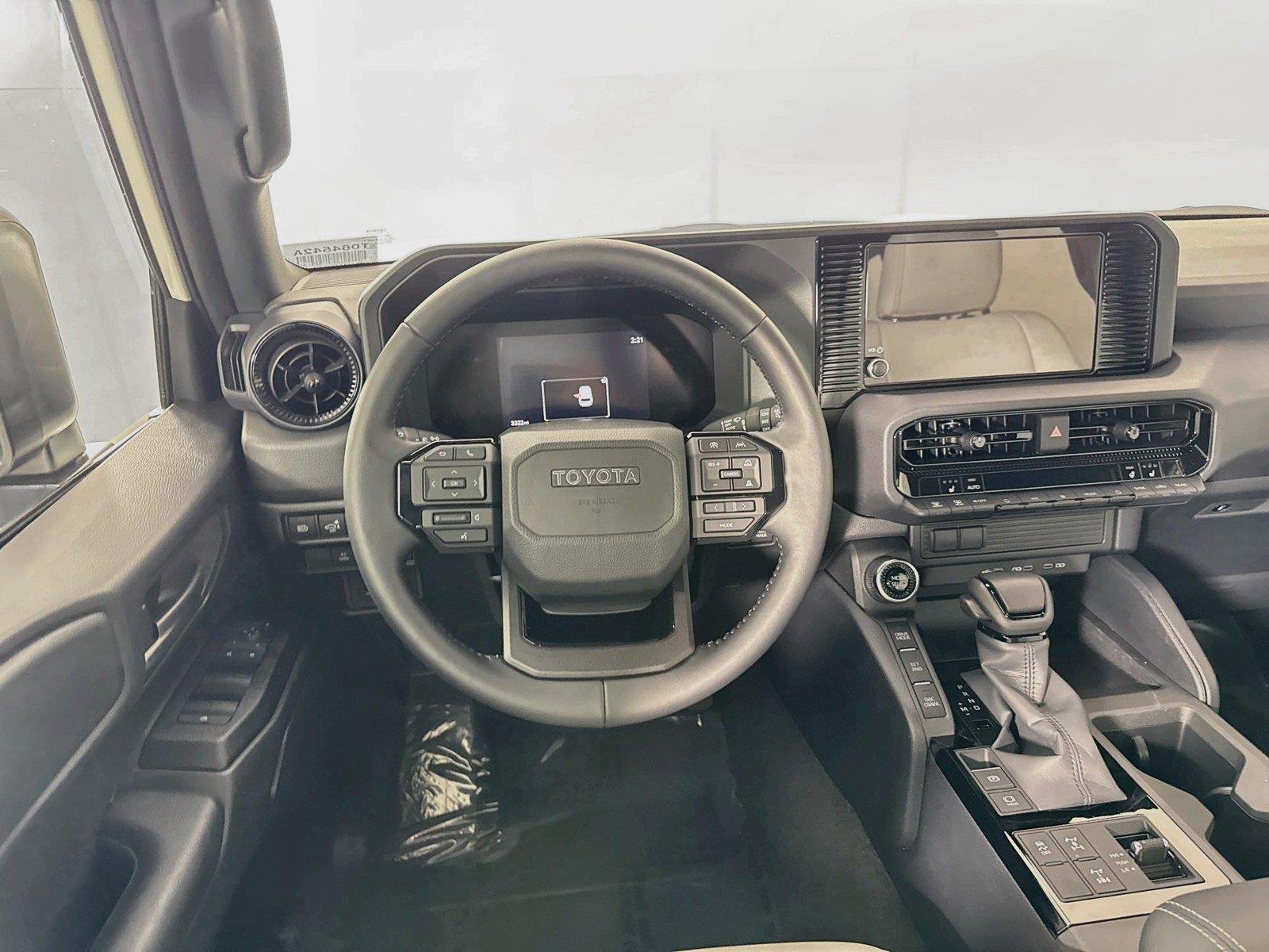 Used 2026 Ice Cap Toyota 1958 image 33