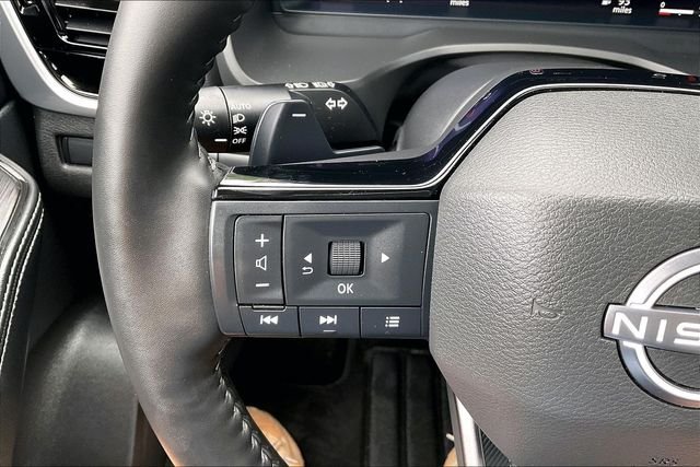 Used 2025 Gray Nissan SL image 16