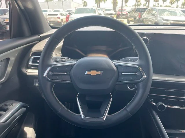 Used 2025 Gray Chevrolet LT image 17