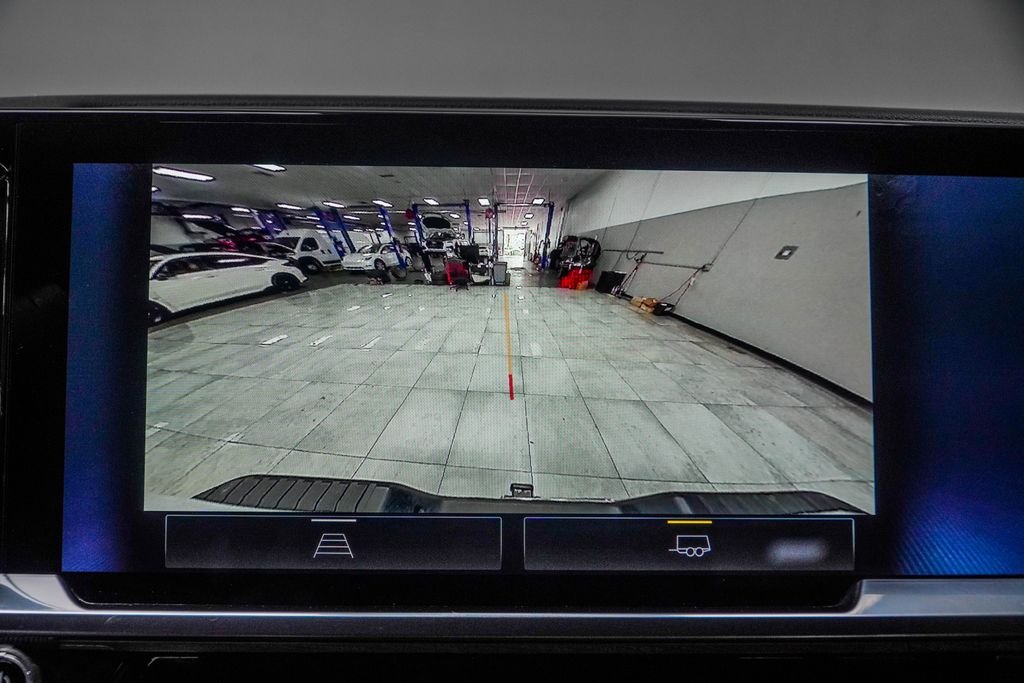 Used 2025 White Chevrolet LT image 31