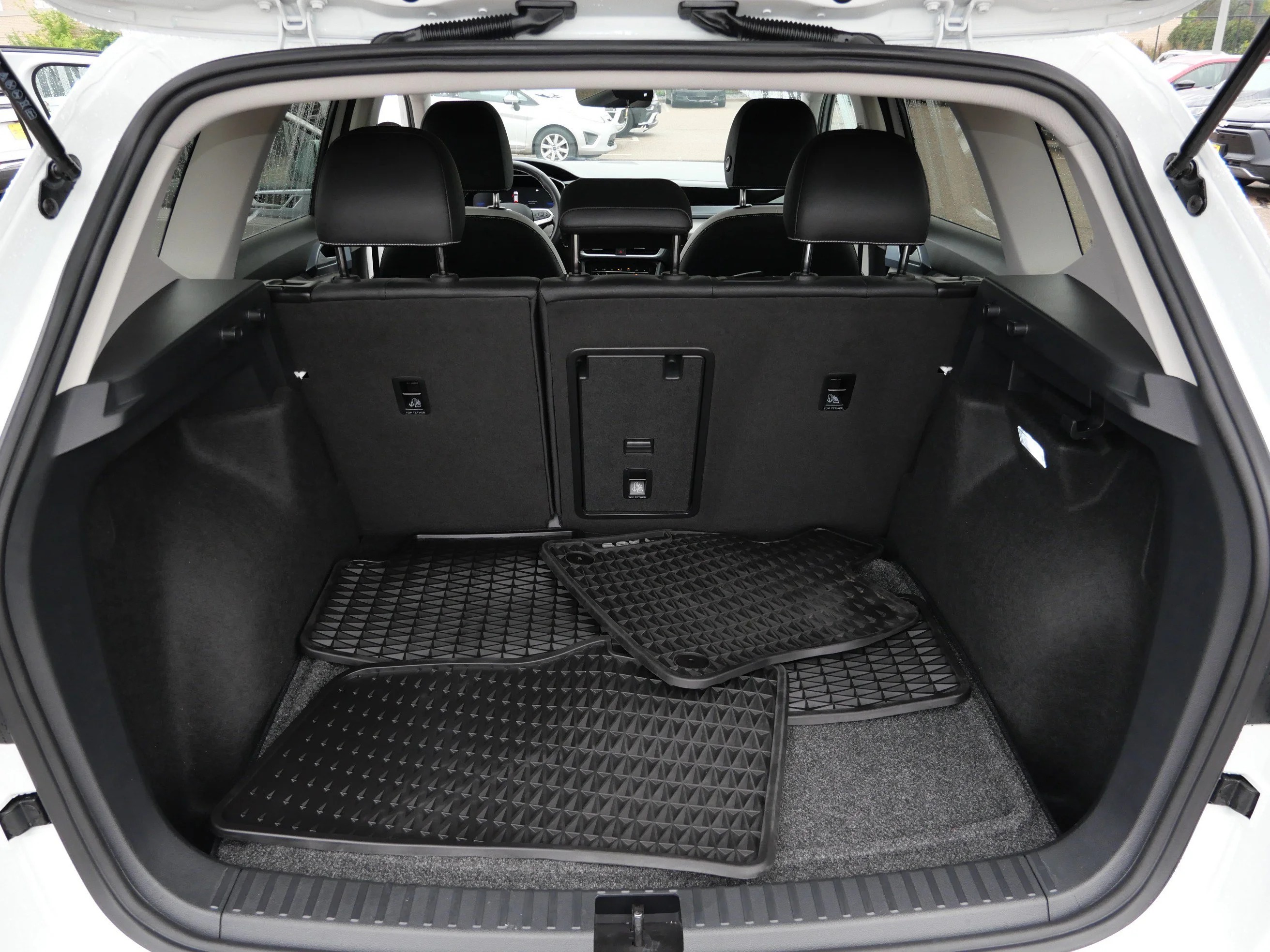 Certified Used 2025 Pure White Volkswagen SE image 18