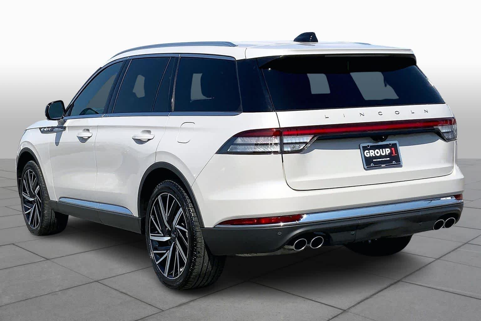 Used 2025 Ceramic Pearl Metallic Tri-Coat Lincoln Reserve image 19